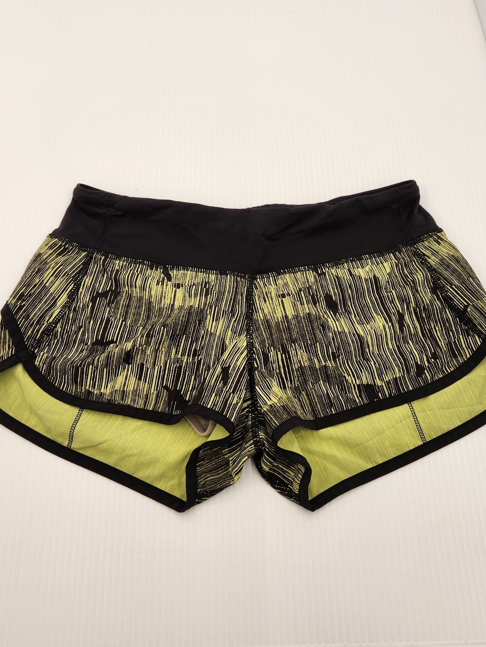 Lululemon Speed Up Low-Rise Lined Running Shorts - Size 4 - Yellow/Black Pattern